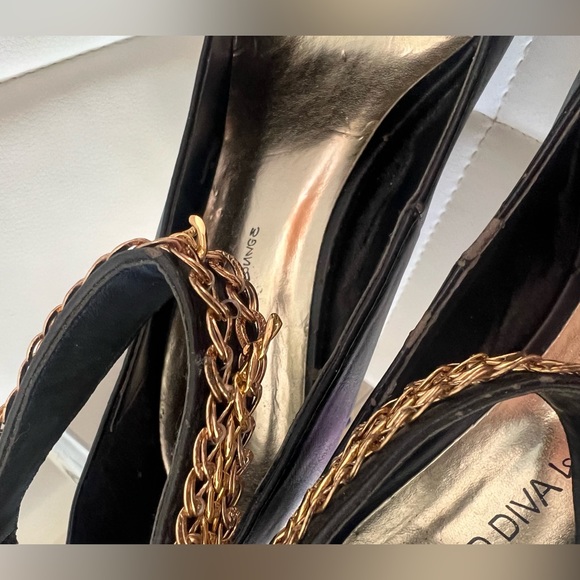 Wild Diva Super Sexy Black Gold Ankle chain super high stilettos. Women’s size 7 - Picture 8 of 10